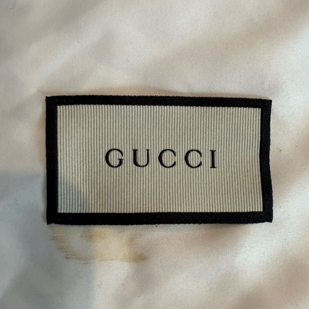 Gucci shoe bags set of two - each bag will hold a pair of easily cream satin - Picture 3 of 4